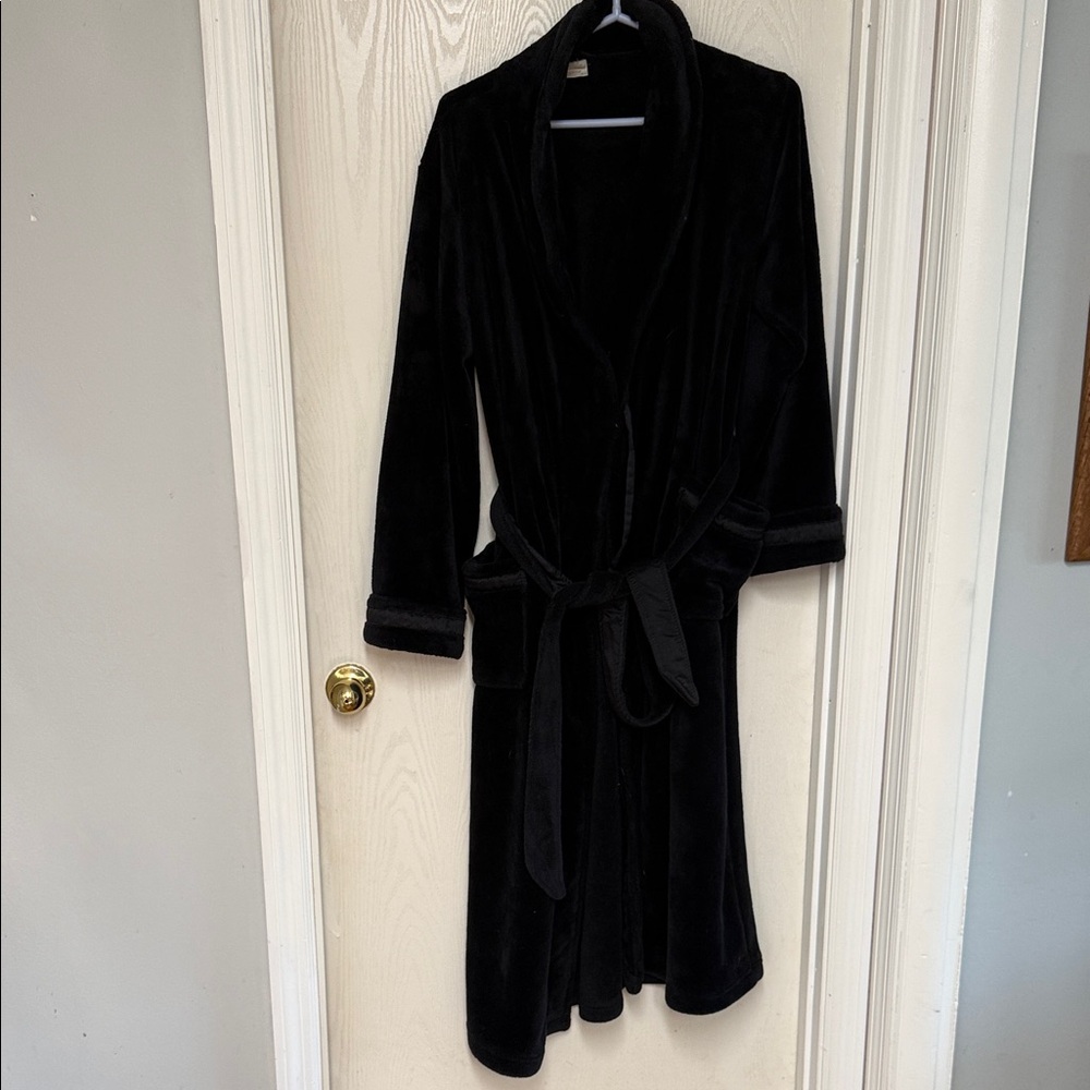 Soma Black Plush Women's Robe